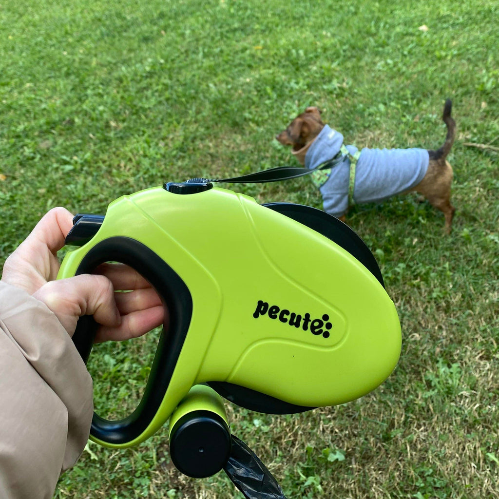 Pecute 10m/32ft Retractable Dog Leash with Reflective Strips with  Poop Bag